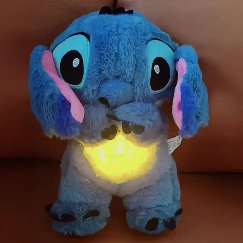 Pelúcia Musical Stitch com Luz Noturna – Aconchego para Bebês e Crianças